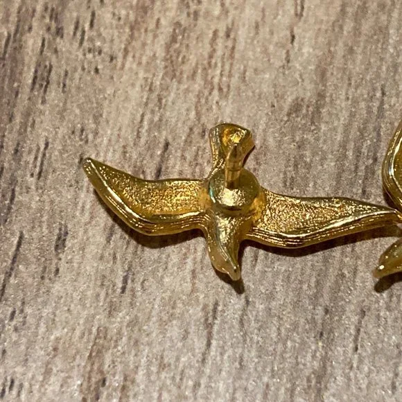 Vintage Estate Gold Tone Seagull Lapel Pin Brooches Set of 2 - Picture 4 of 6